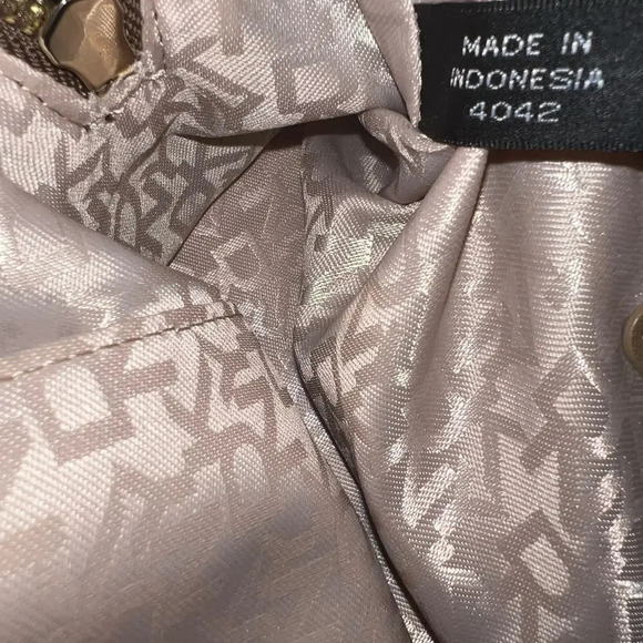 DKNY logo, zip fabric satchel logo charm interior sidewall pockets zip pouch - Picture 11 of 14